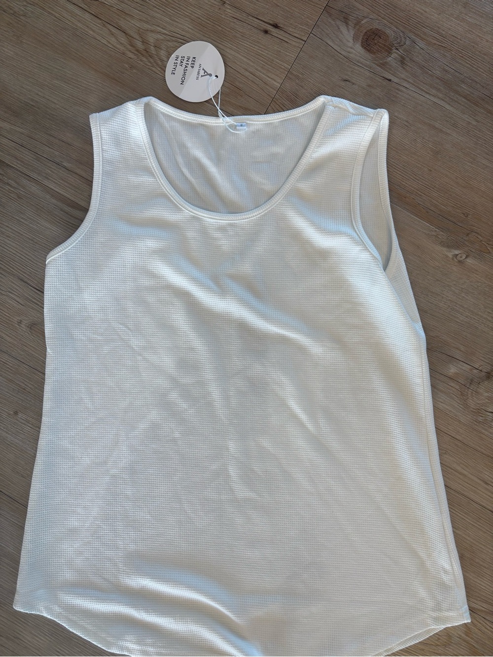 ANABLISS White Textured Scoop Tank Top